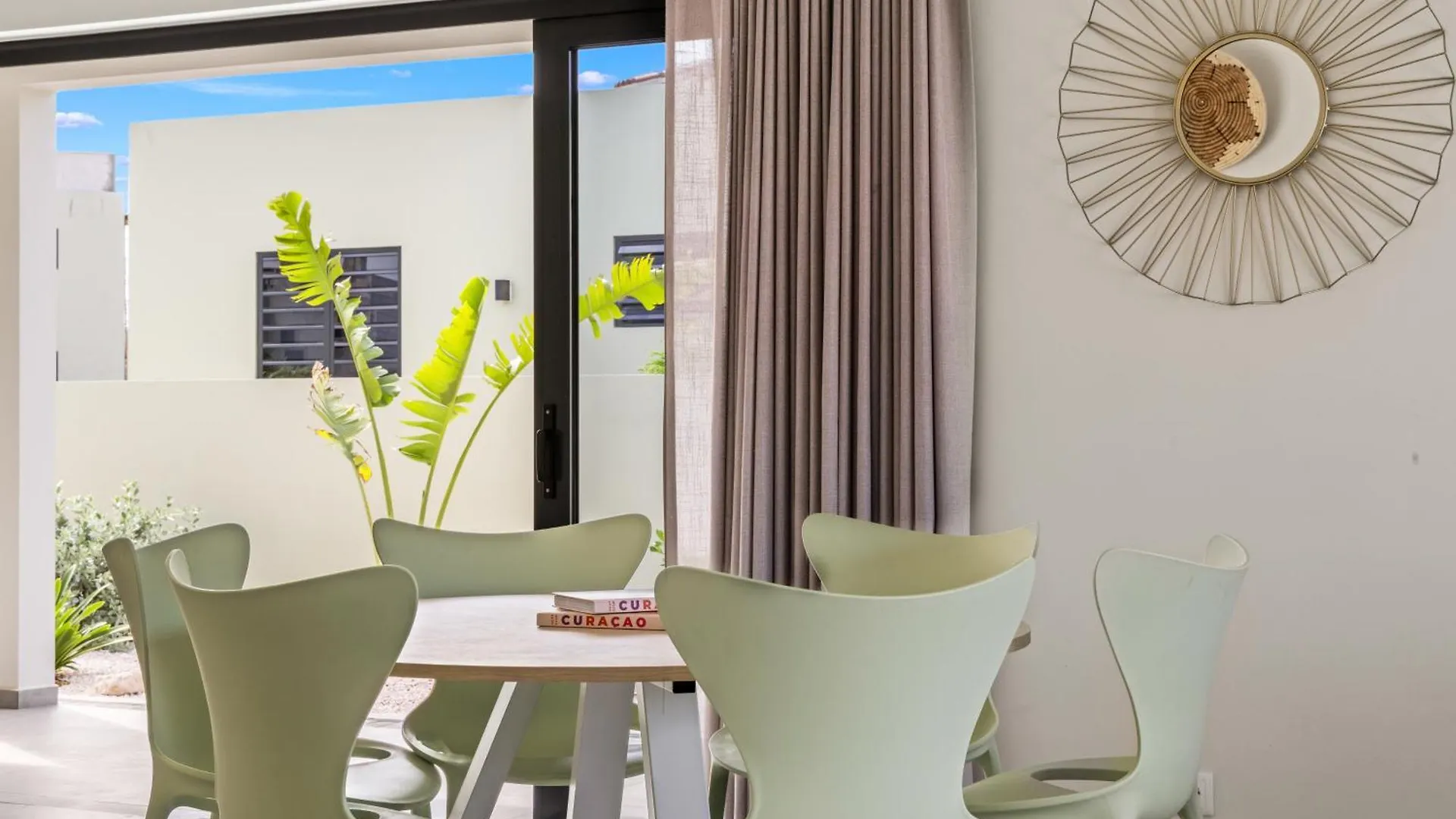 Casa Bon Bida Met Privezwembad, Mambo Beach Willemstad 0*,