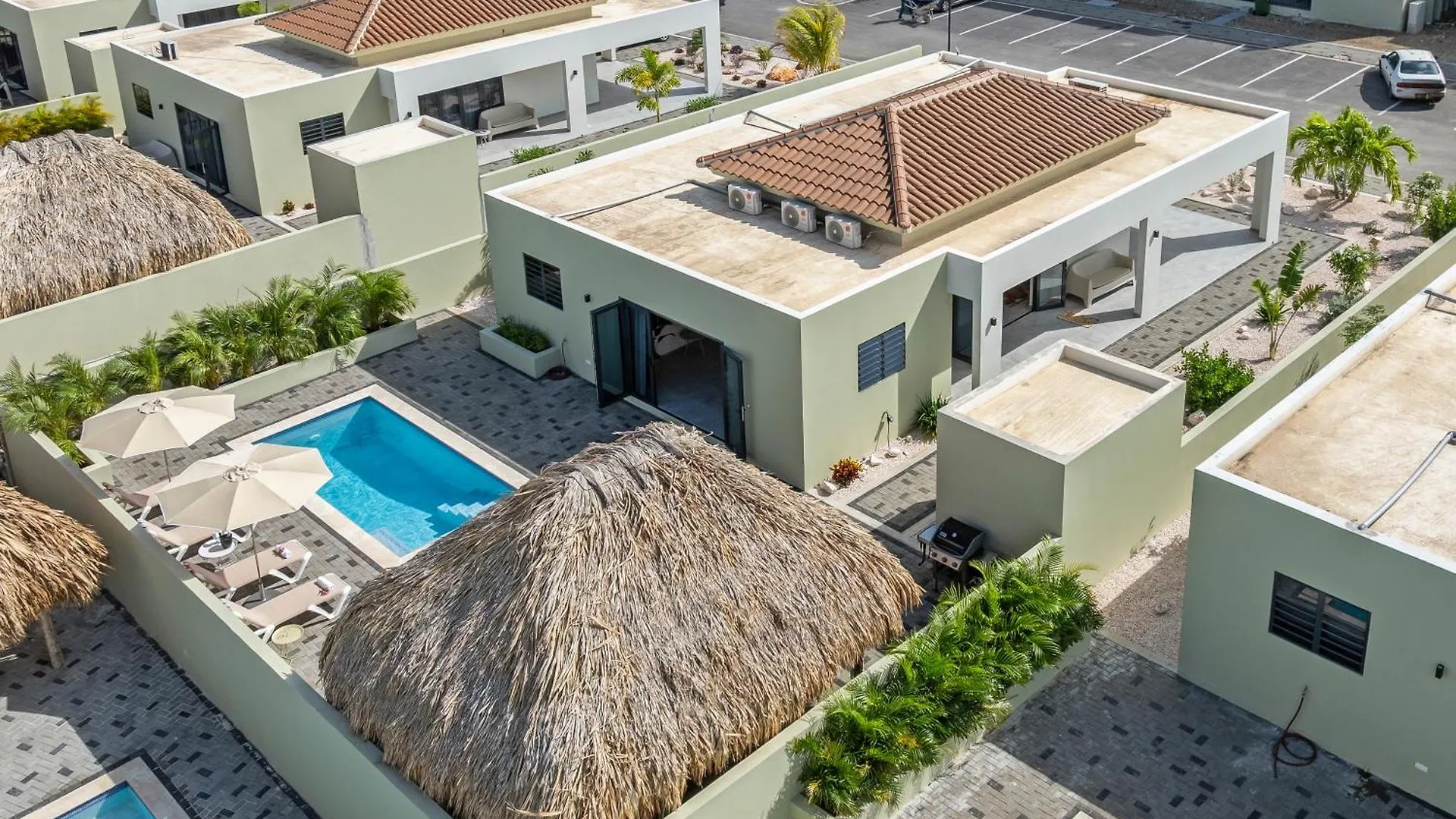 Casa Bon Bida Met Privezwembad, Mambo Beach Willemstad
